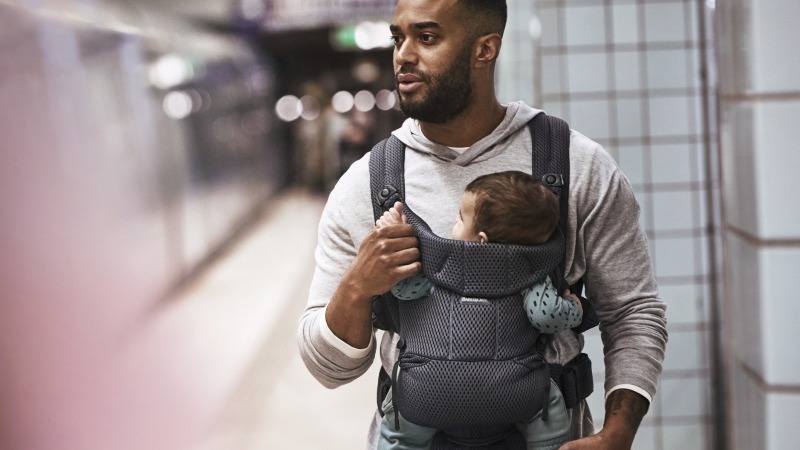 Choosing Baby Carriers That Support Hip Health